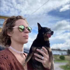 Meet your Posher, Laura